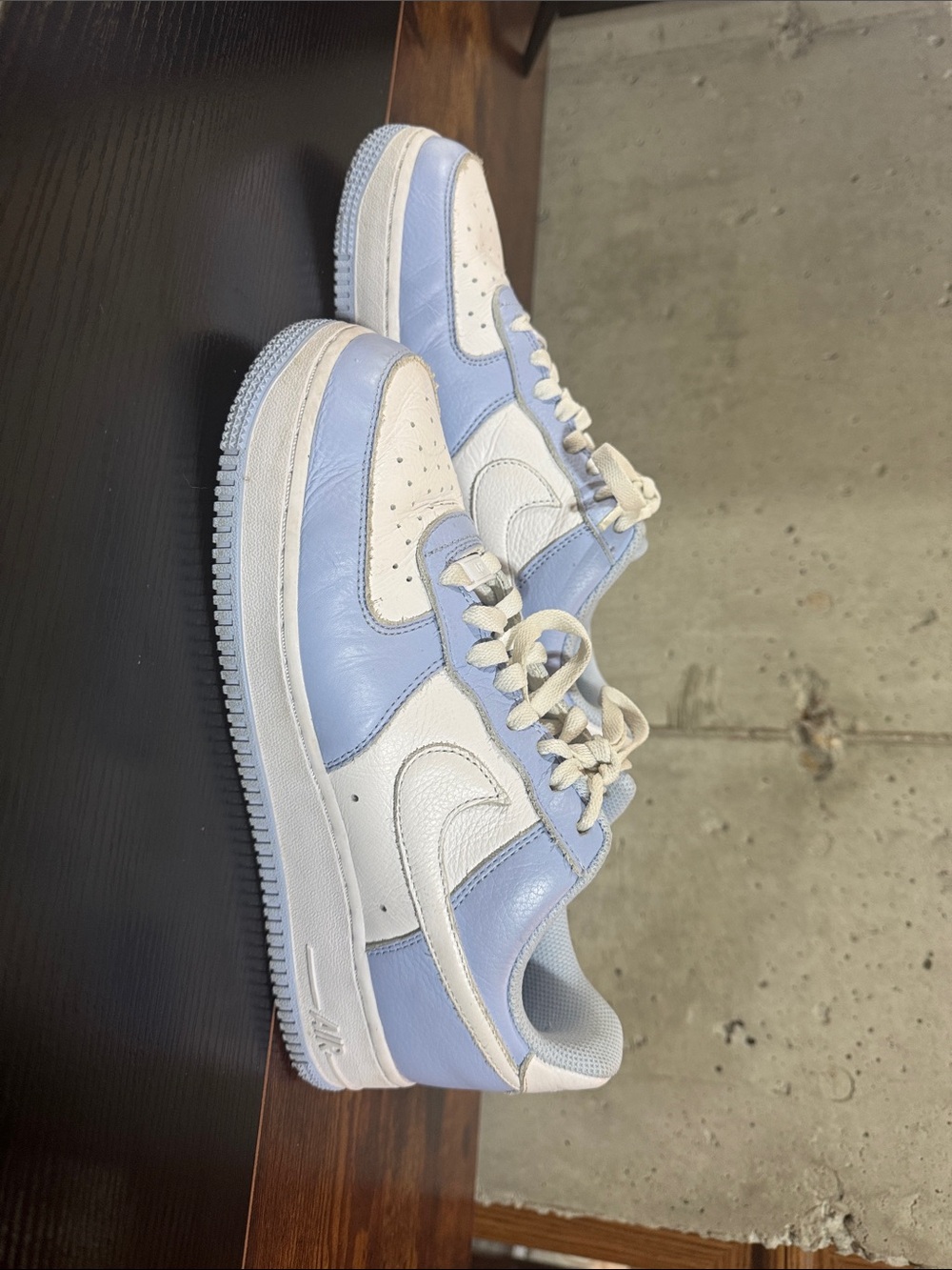 Nike Air Force  light blue and white like new. Size 9